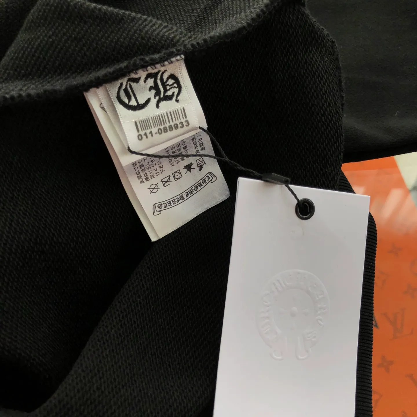 Chrome Hearts 2026New Arrival logo ⚠️ ⚠️ Quality⚠️ Same Style g Classiclogo Versatile Same Style ：Black White Size ：XS L XS ： 59.5 114 69.5 53 S ： 61.5 118 71 54.5 M ： 63.5 122 72.5 55.5 L ： 65.5 126 74 56.5
